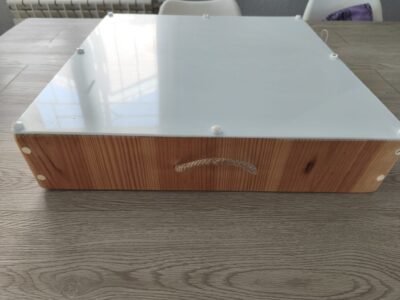 Mesa de luz sensorial 50x50 con mando (hecha a mano)