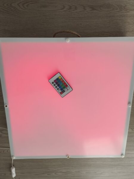 Mesa de luz sensorial 50x50 con mando (hecha a mano)
